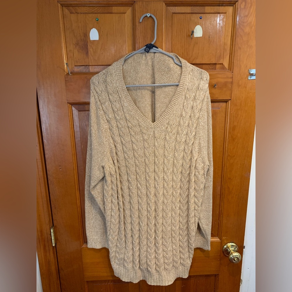 Women’s V neck long sweater. Size 2X. Cream/tan color.